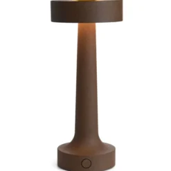 Antidark Buddy genopladelig bordlampe, brun