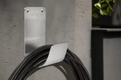 Deltaco holder til ladekabel, stål
