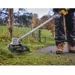 Dewalt 18V XR DCMST561N-XJ græstrimmer, foldbart skaft, 36 cm, uden batteri