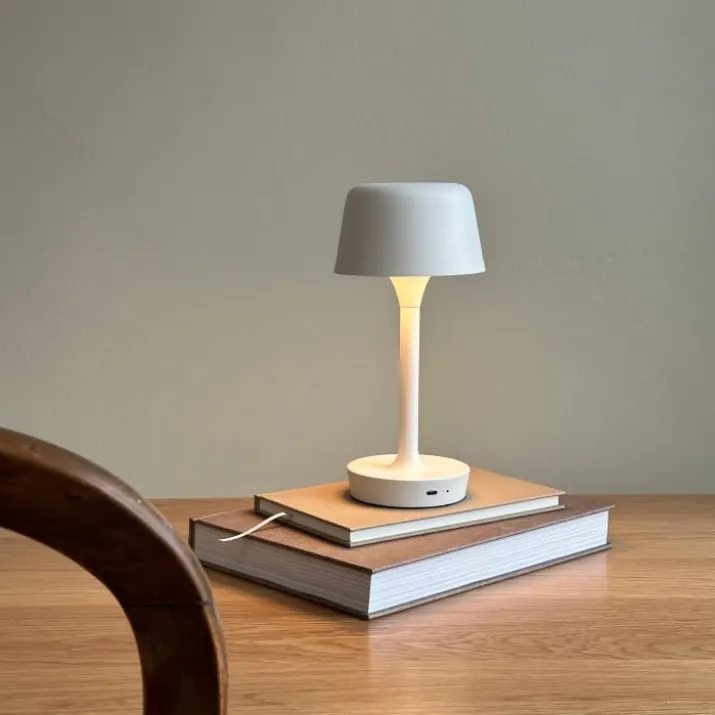 Dyberg Larsen Flow genopladelig bordlampe, hvid