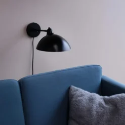 Dyberg Larsen Futura væglampe, hvid