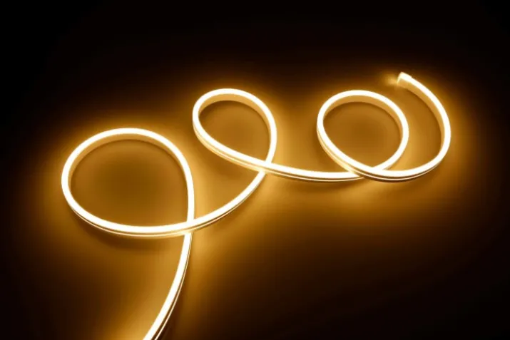 Eglo LED strip med farvet lys & mikrofon