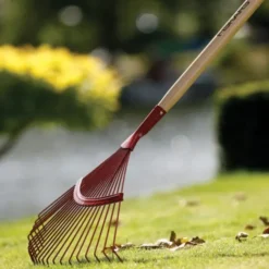 Fiskars Classic rød 22-tand løvrive