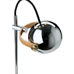 Halo Design DC genopladelig bordlampe, krom