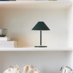 Halo Design Hygge genopladelig bordlampe, H20 cm, mørkegrøn