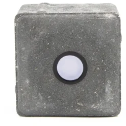 Light By Juhl betonflise med Cosmos sort spot, 10x10x6 cm, antracit
