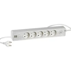 LK Fuga Design stikdåse 5 udtag, m/ledning + 2 USB, hvid med alu front
