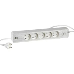 LK Fuga Design stikdåse 5 udtag, m/ledning + 2 USB, hvid med alu front