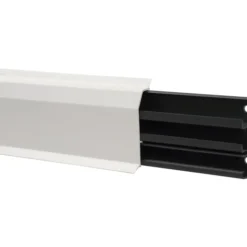 2 meter Rehau fodpanel med læbe, SL 20/70 mm, hvid