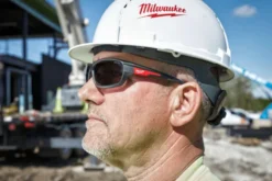 Milwaukee Performance sikkerhedsbriller, tonet glas