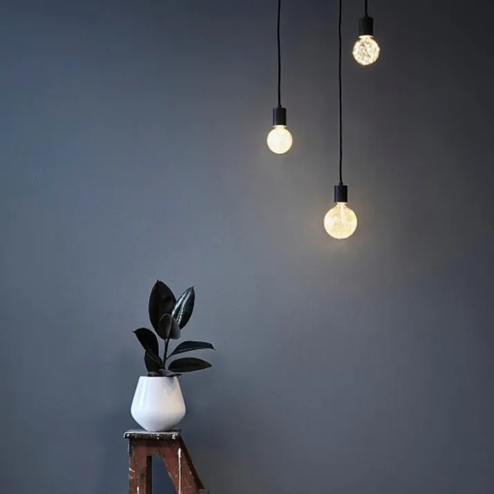 Nielsen Light Clara E27 globepære, 2500K, 1W, Ø9,5 cm