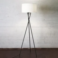 Nielsen Light Uptown gulvlampe, sorte ben og råhvid skærm