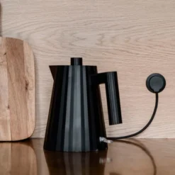 Norm F stikprop, schuko, med jord, sort