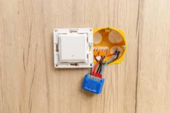 Shelly 1 Mini Gen4 relæ med Wi-Fi og potentialfrit kontaktsæt