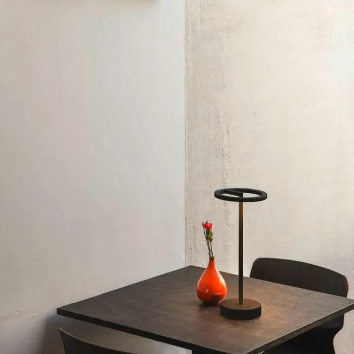 SLV Vinolina One genopladelig bordlampe, sort