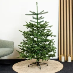 8 stk Nordic Winter Danish Collection kunstigt juletræ, 150 x 118 cm