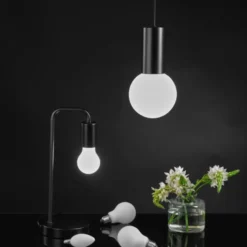 10 stk Unison Satin E27 globepære, 2700K, 7W, Ø12,5 cm