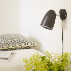 Superliving Dynamo væglampe, kort, sort
