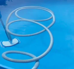 Swim & Fun Deluxe fleksibel poolslange, Ø38 mm, 9 meter