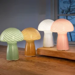 Veli Line Mushroom genopladelig bordlampe, grøn