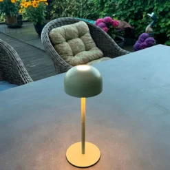Veli Line Shine genopladelig bordlampe, grøn